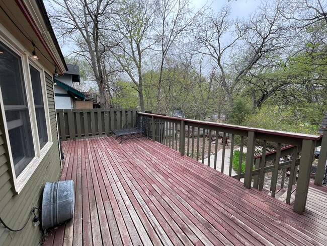 Building Photo - 4 Bed Home in Hidden OASIS!