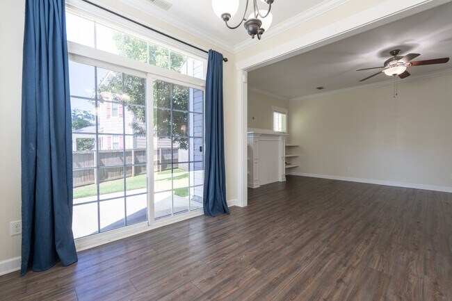 Building Photo - MOVE IN READY 3 Bedroom in the Heart of Western Branch!
