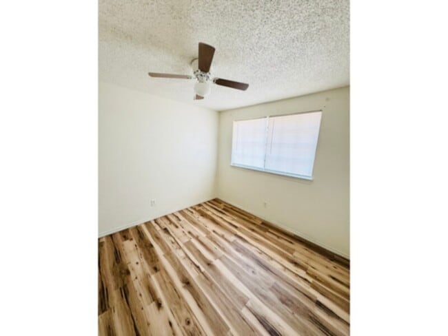 Building Photo - ***3 BEDROOM APARTMENT IN SEAGOVILLE*** - ...