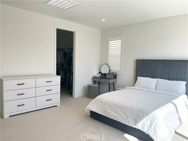Building Photo - 476 Chorus