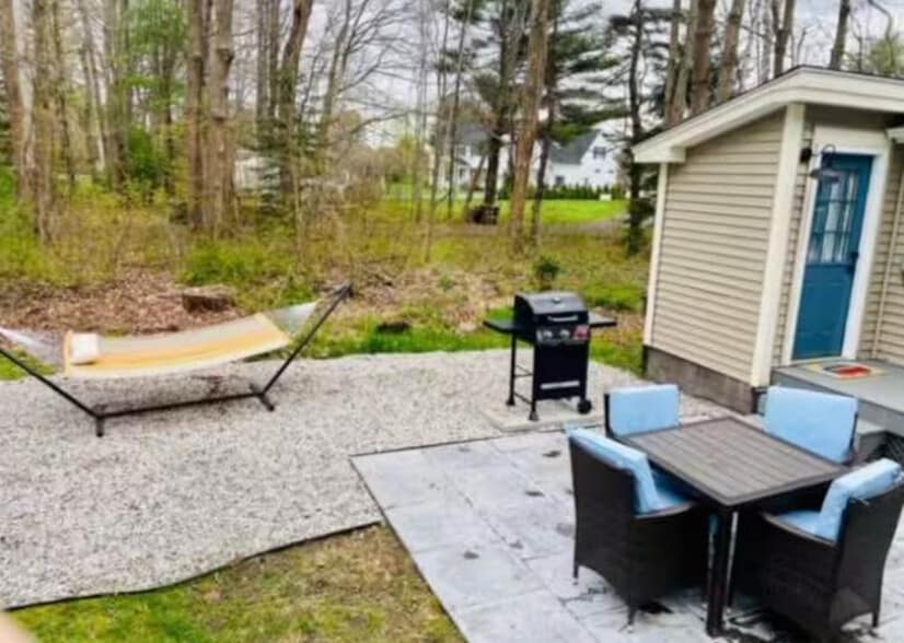 Outdoor Space - 19 Ferry Ln