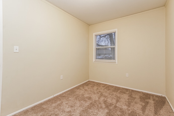 Building Photo - 839 Middle Dr