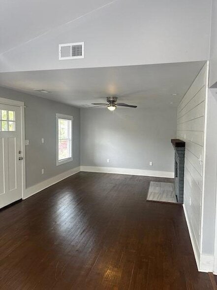 Building Photo - 860 Harle Ave NW