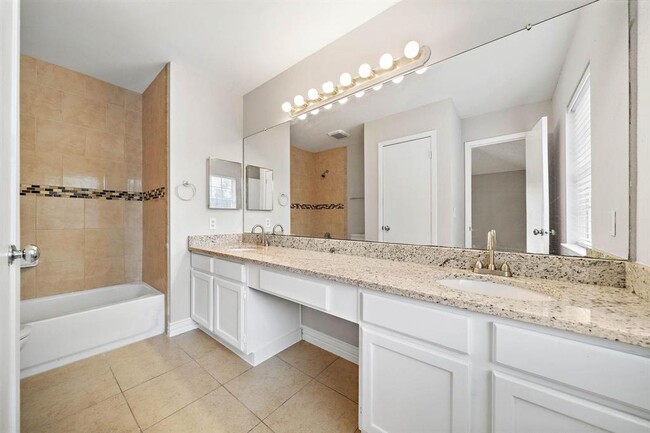 Building Photo - 1510 Park Wind Dr