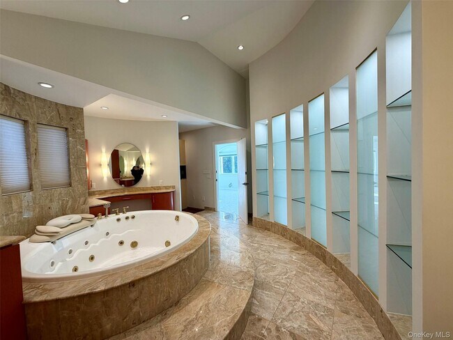 Building Photo - 5 Glen Hill Ct