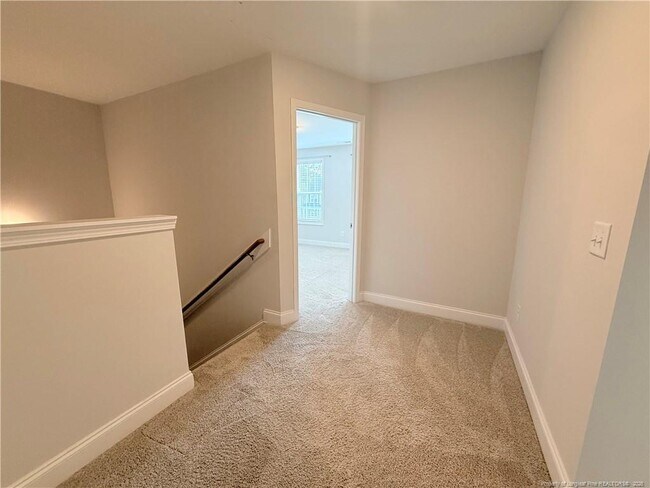 Building Photo - 155 Silk Oak Dr