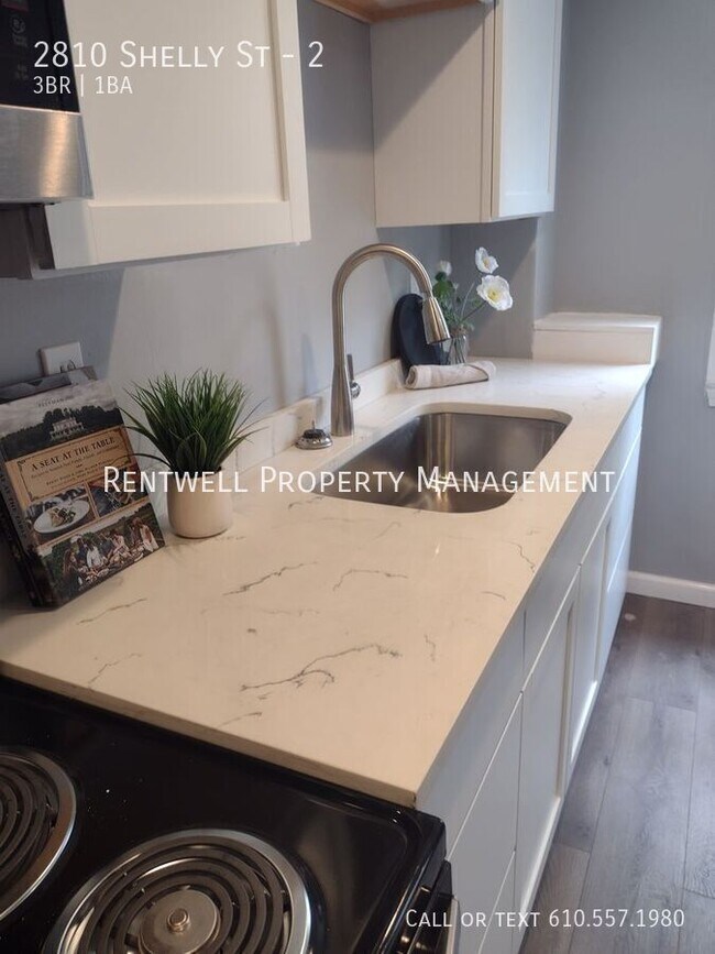 Primary Photo - 2810 Shelly St