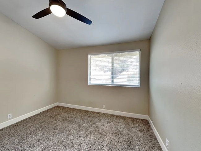 Building Photo - 22841 White Pine Pl