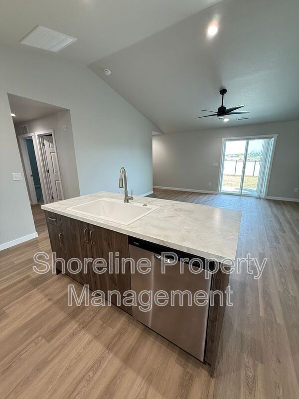 Building Photo - 1870 W Unforgettable St