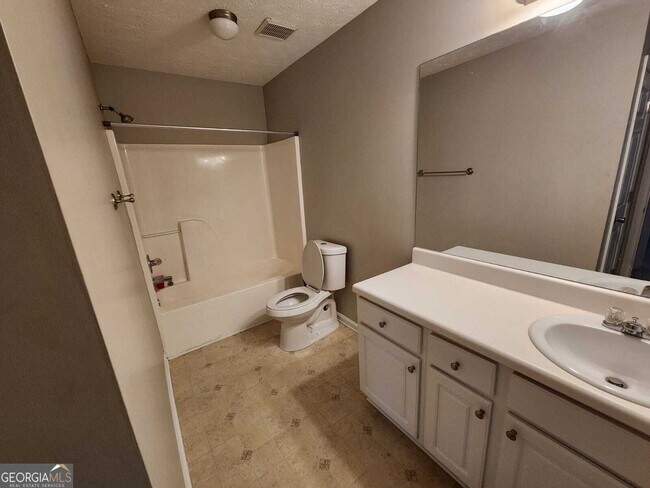 Building Photo - 333 Tara Commons Cir