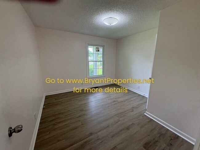 Building Photo - Single Family