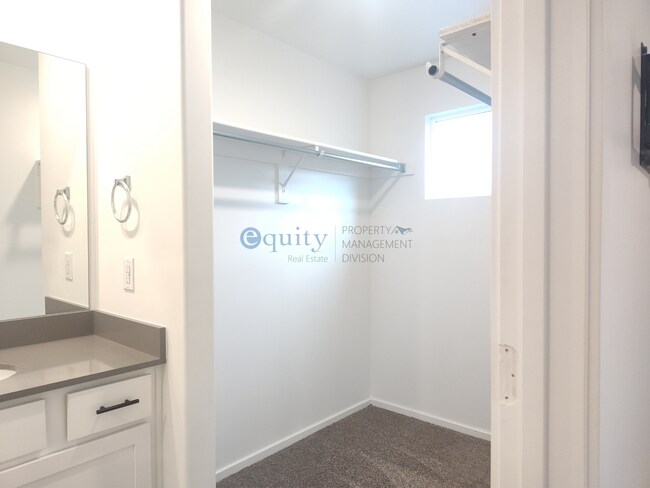 Building Photo - 8710 W Cordero Dr
