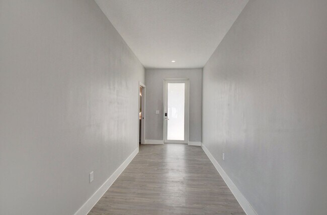 Building Photo - Yamato Villas Townhomes - Boca Raton