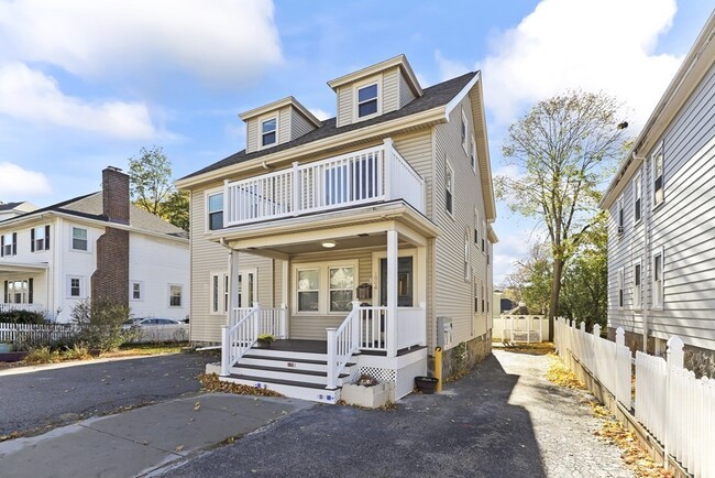 Building Photo - 1004 South St