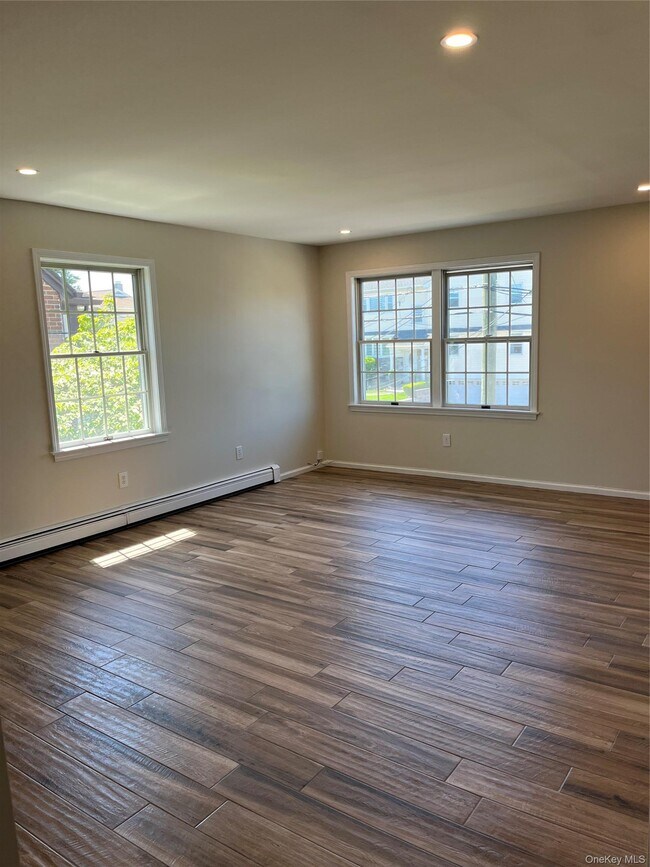 Building Photo - 222 Lakeview Ave