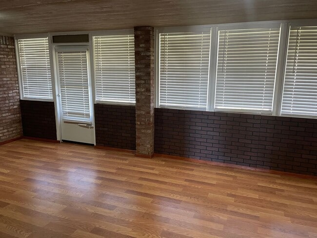 Building Photo - 4 Bedroom in Bacon Crest