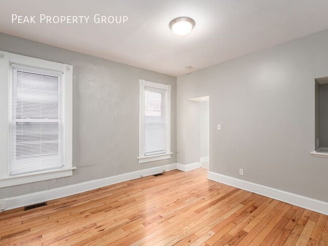 Building Photo - 1208 Indianola Ave