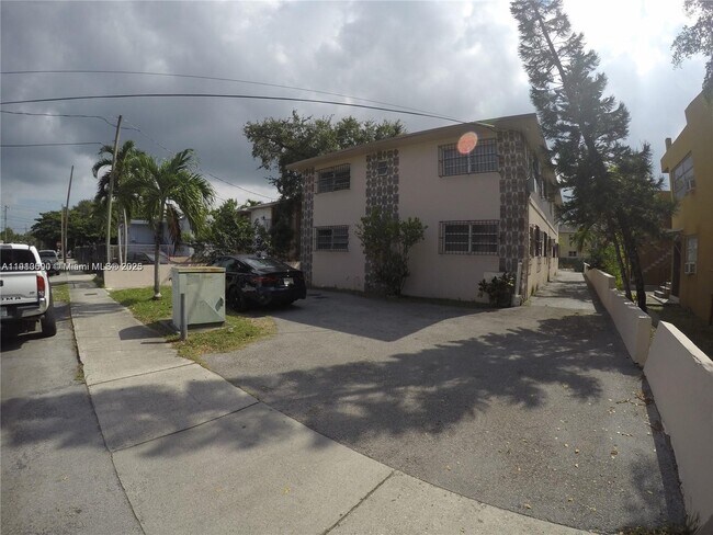 Building Photo - 1828 NW 19th St