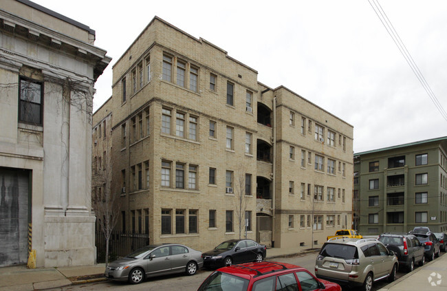 Building Photo - Alder Court