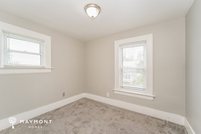 Building Photo - 788 Saxon Ave