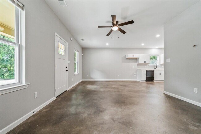 Building Photo - 2844 Nathan Ave