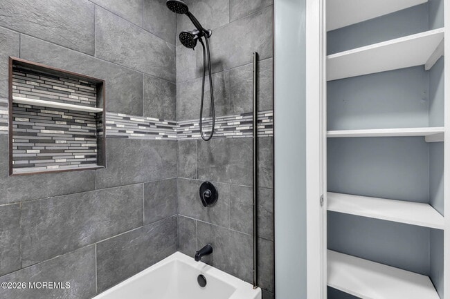 Building Photo - 106 Frontier Way