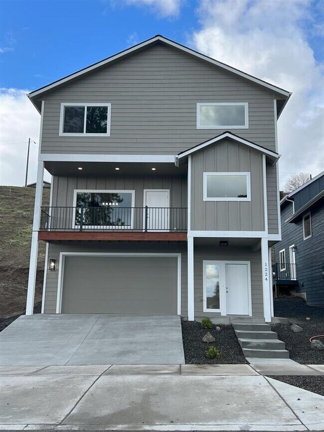 Building Photo - Brand New 2 Bed, 2 Bath Townhouse w/ a View!