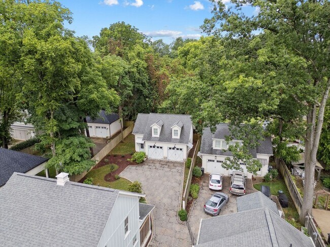 Building Photo - 1226 Adams St