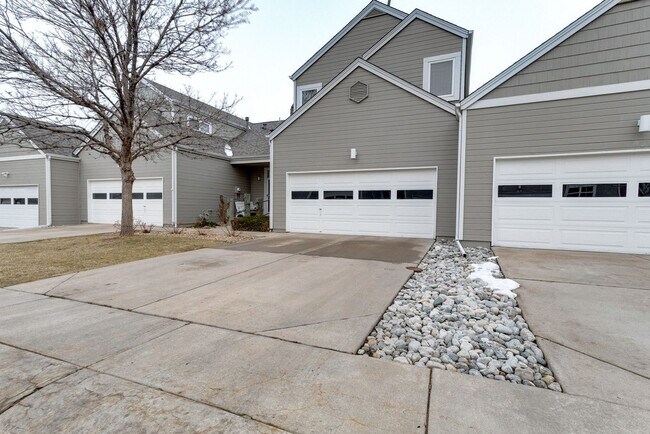 Building Photo - 15555 E 40th Ave