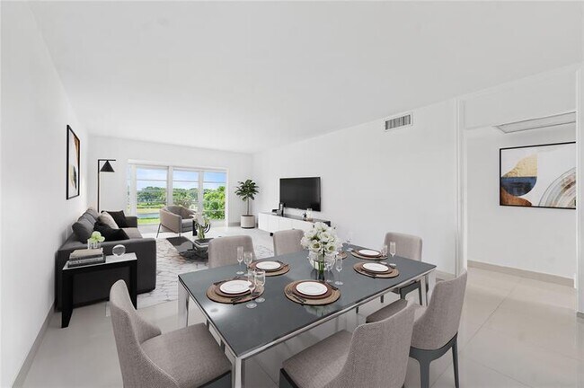 Building Photo - 3004 Portofino Isle