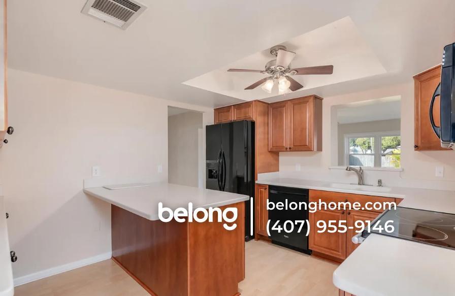 Building Photo - 856 Westport Dr