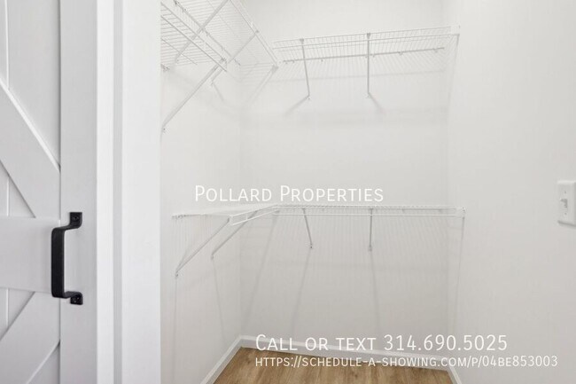 Building Photo - 1303 Parkview Dr