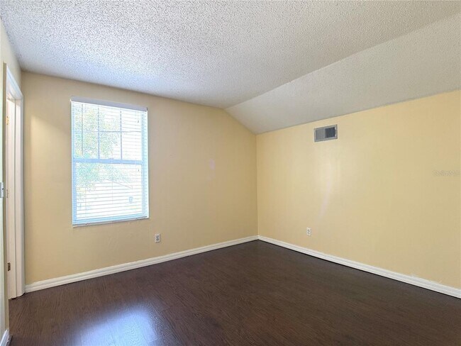 Building Photo - 781 Palmera St