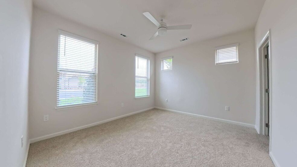 Bedroom - Creek Mill Apartments