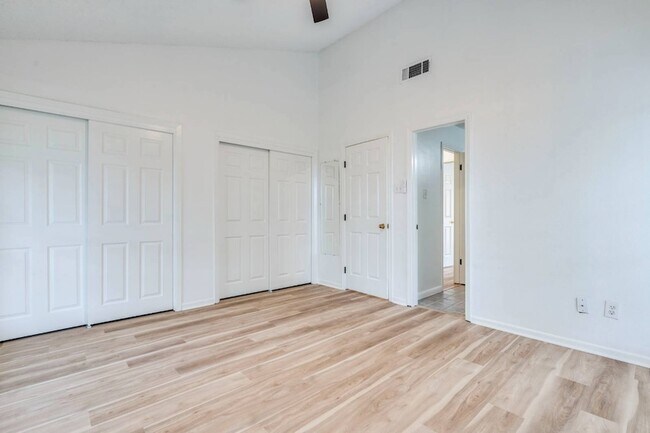 Building Photo - 1306 Glenda Dr