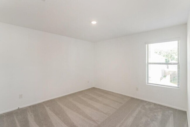 Building Photo - 1707 Fairlea Gin Path