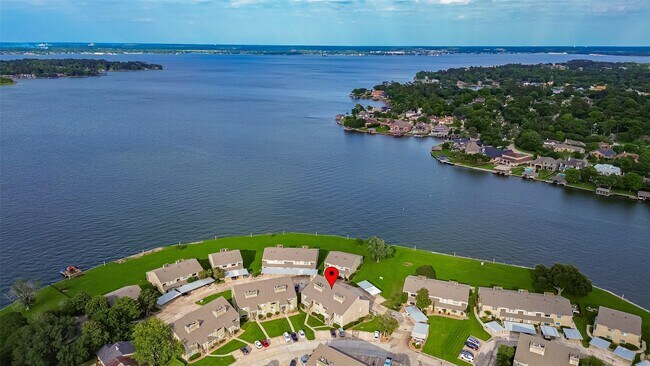 Building Photo - 168 April Point Dr S