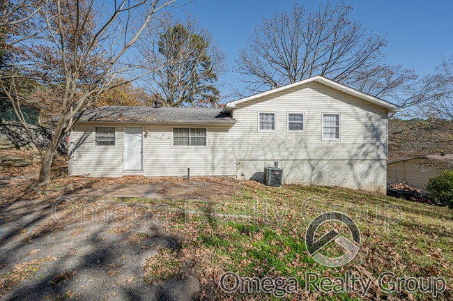 Building Photo - 504 Roselle Ln