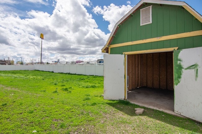 Building Photo - 92 N 2300 W