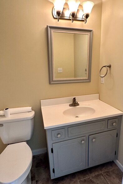 master bath - 1137 Rebecca Dr