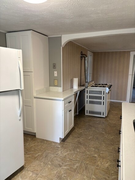 Building Photo - 72 Hoover St