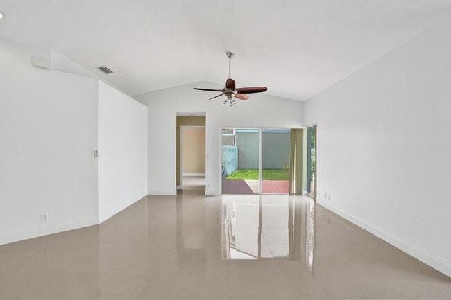 Building Photo - 17866 SW 10th Ln