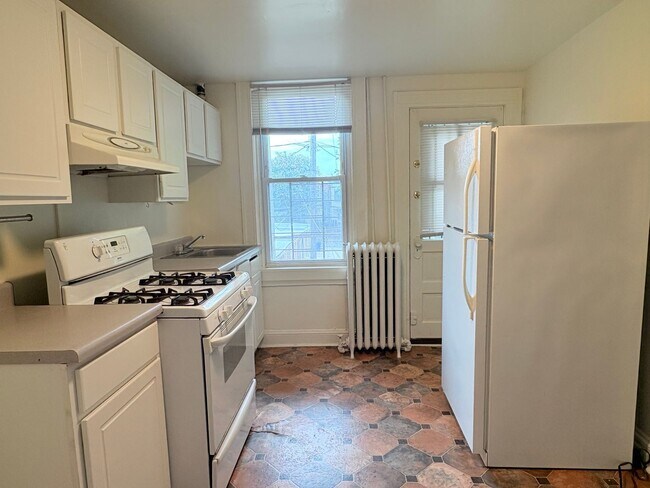 Building Photo - 3209 Guilford Ave