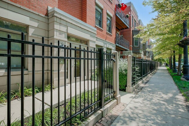 Building Photo - 1407 S Halsted St