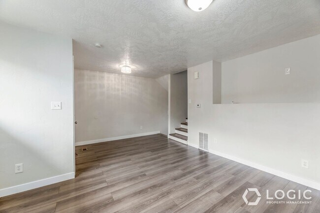 Building Photo - North Provo Duplex