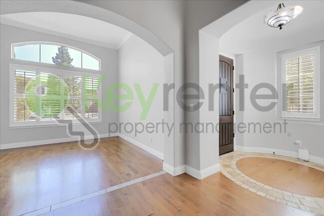 Building Photo - 6820 Cherry Ridge Cir