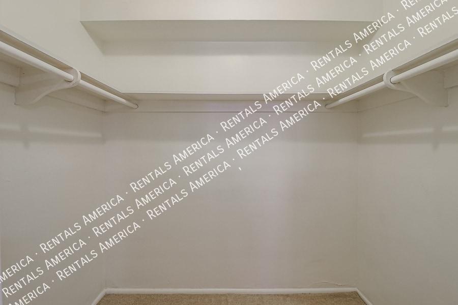 Building Photo - 4201 E Stanford Dr