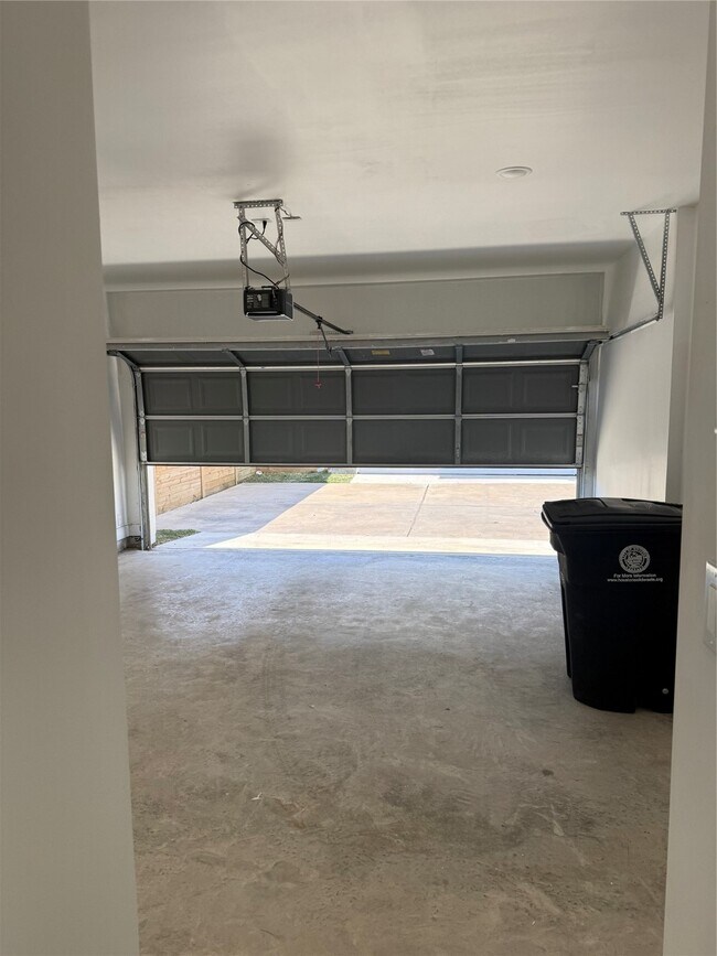 Building Photo - 6350 Culberson St