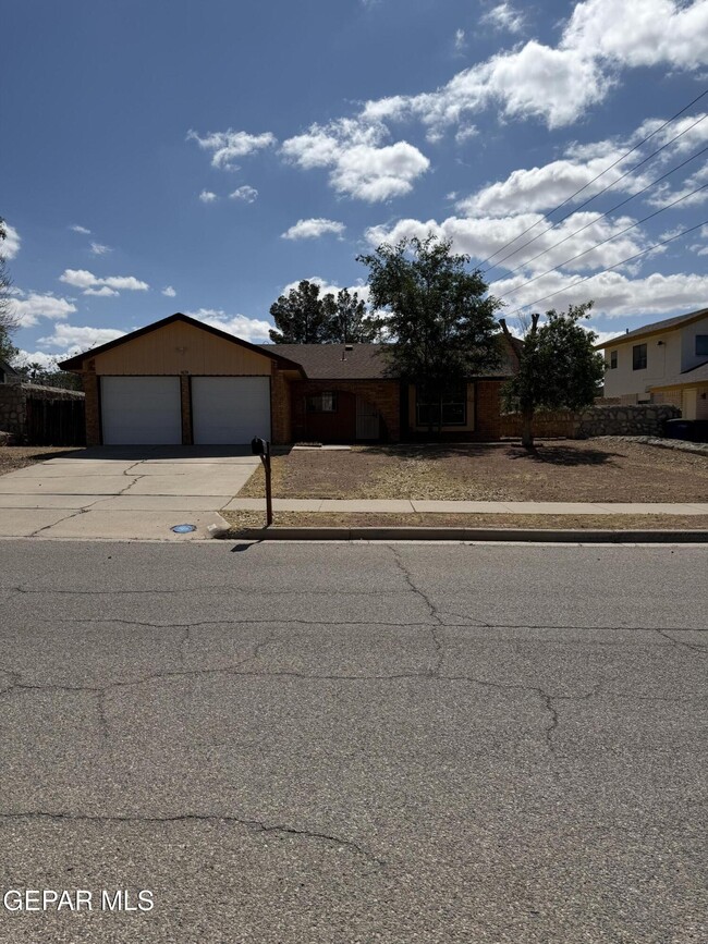 Building Photo - 1670 Jones Ln