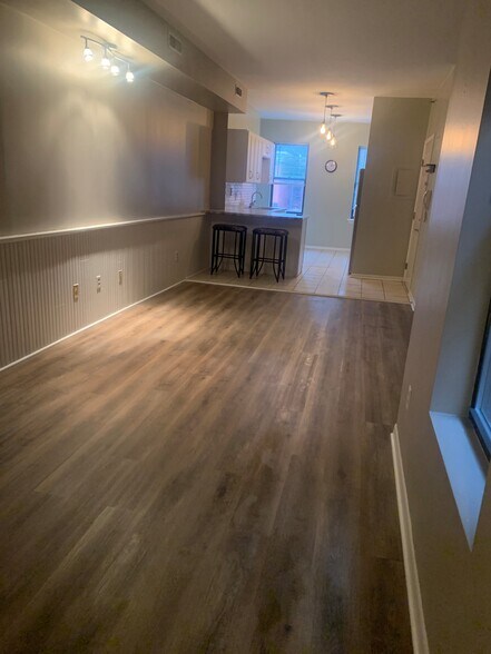 Building Photo - 65 Whitney Pl